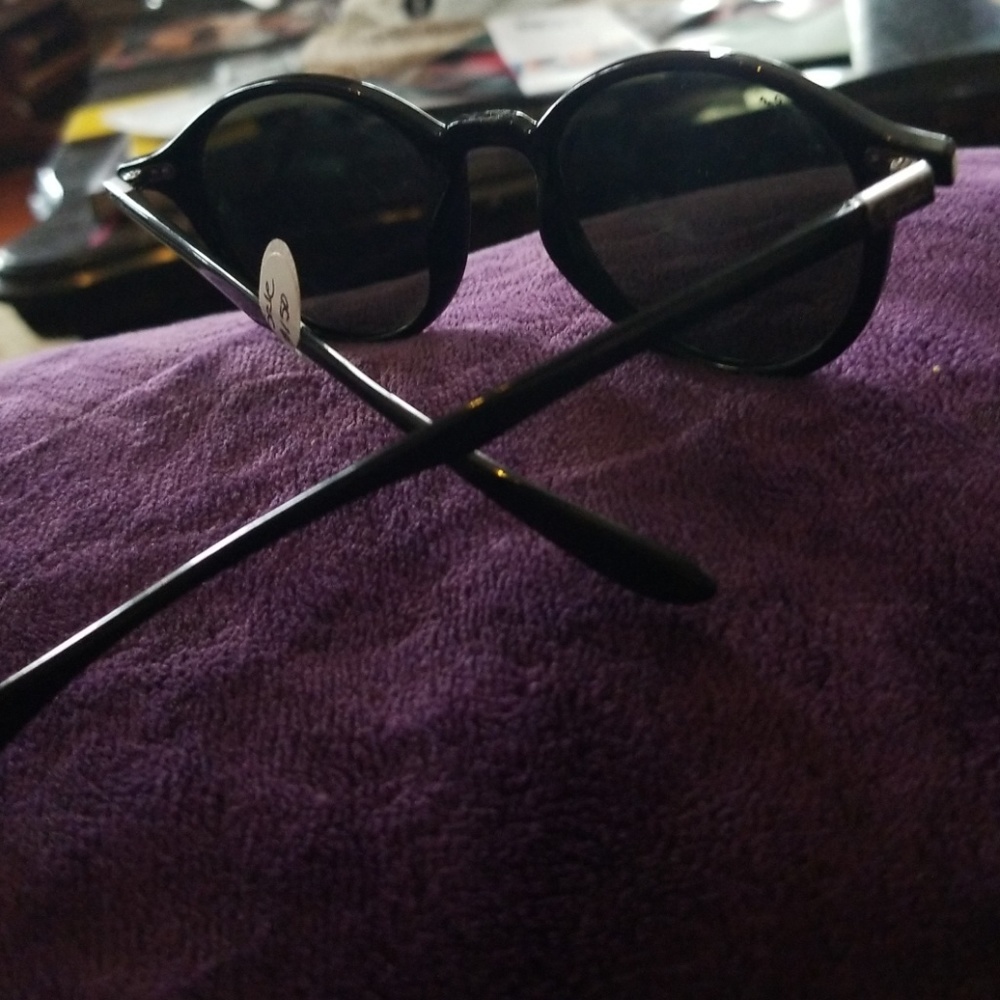 Sun Glasses - image 3